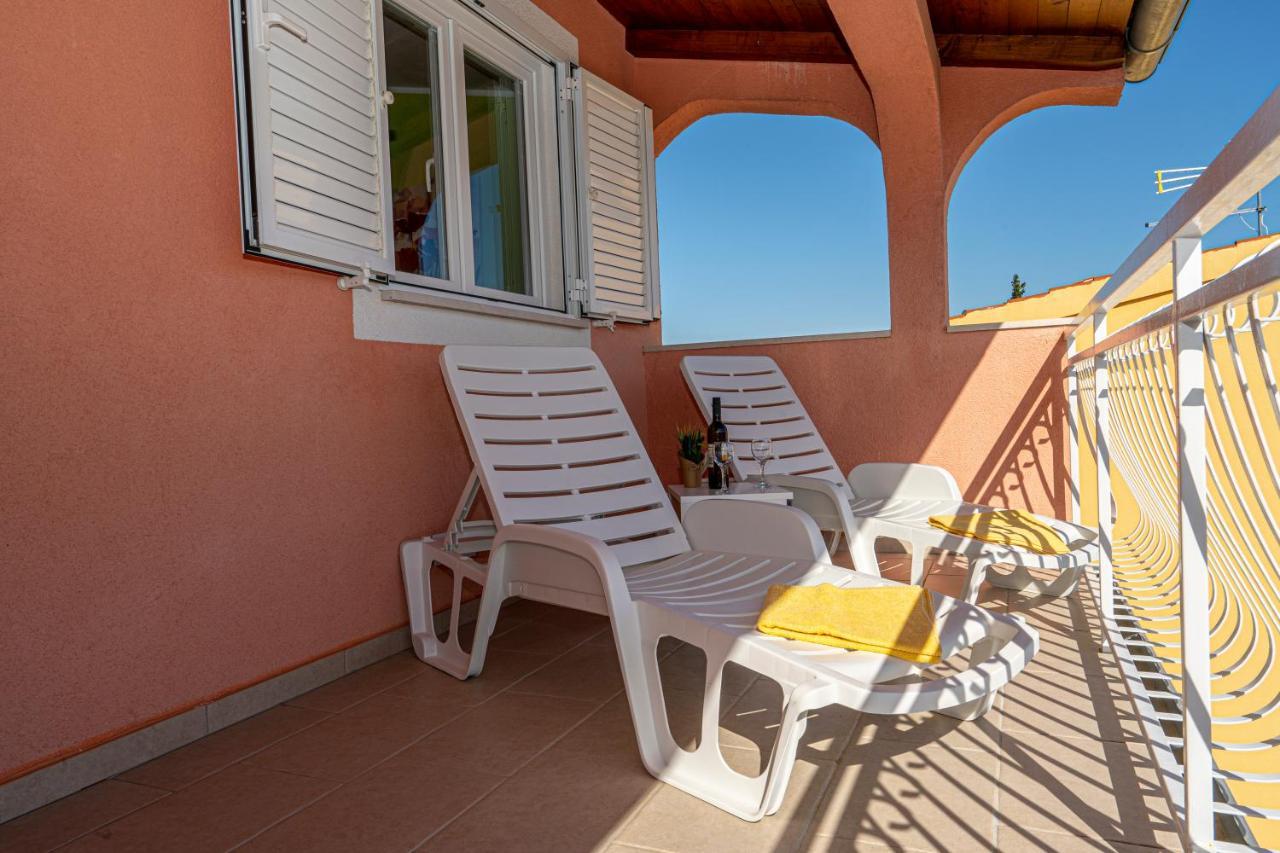Seaview & Balcony Apartment Petra Jadrija Bagian luar foto