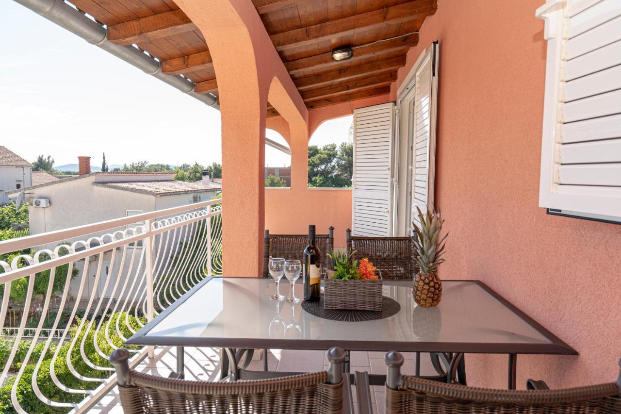 Seaview & Balcony Apartment Petra Jadrija Bagian luar foto