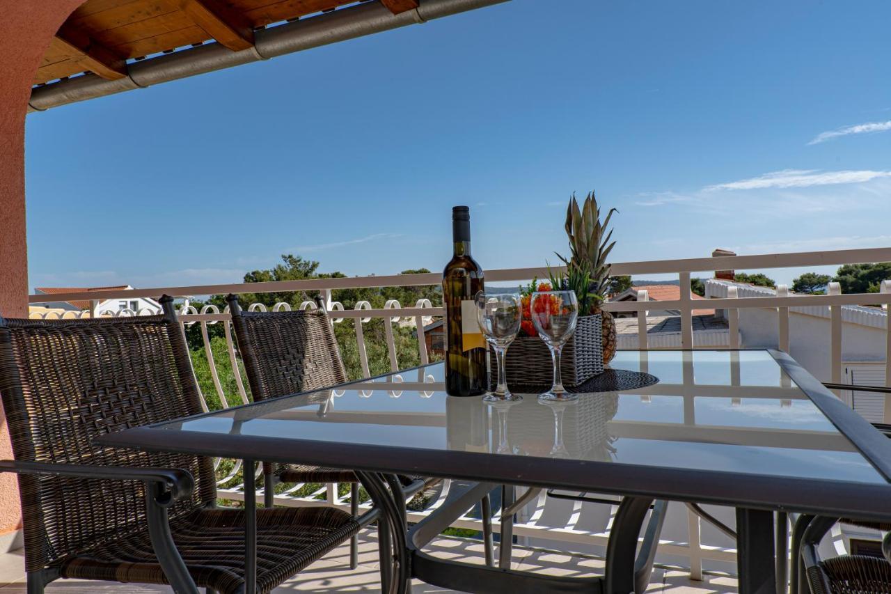 Seaview & Balcony Apartment Petra Jadrija Bagian luar foto
